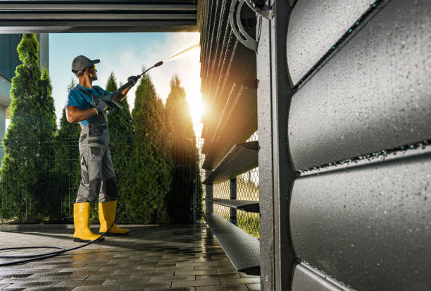 Best Pool Deck Cleaning  in Henryville, IN